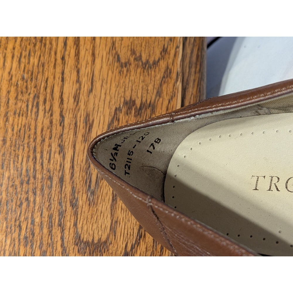 Trotters Brown Leather Slip On Loafers‎ Size 6.5 Narrow